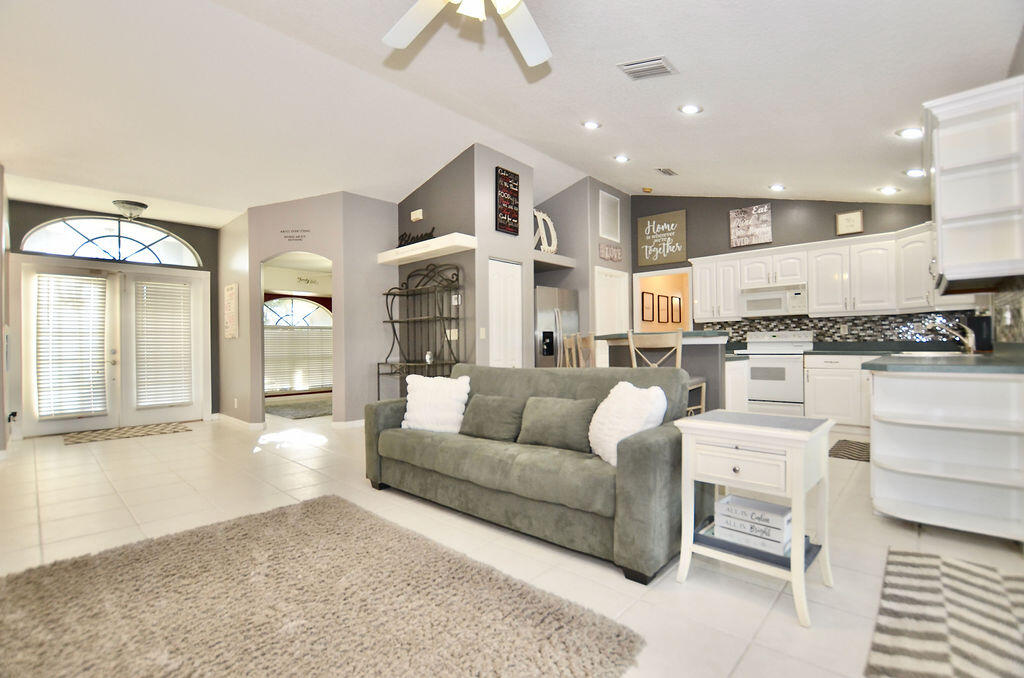 2237 Southwest Salmon Road Port St. Lucie, FL 34953 - Photo 8 of 45 2237 Sw Salmon K