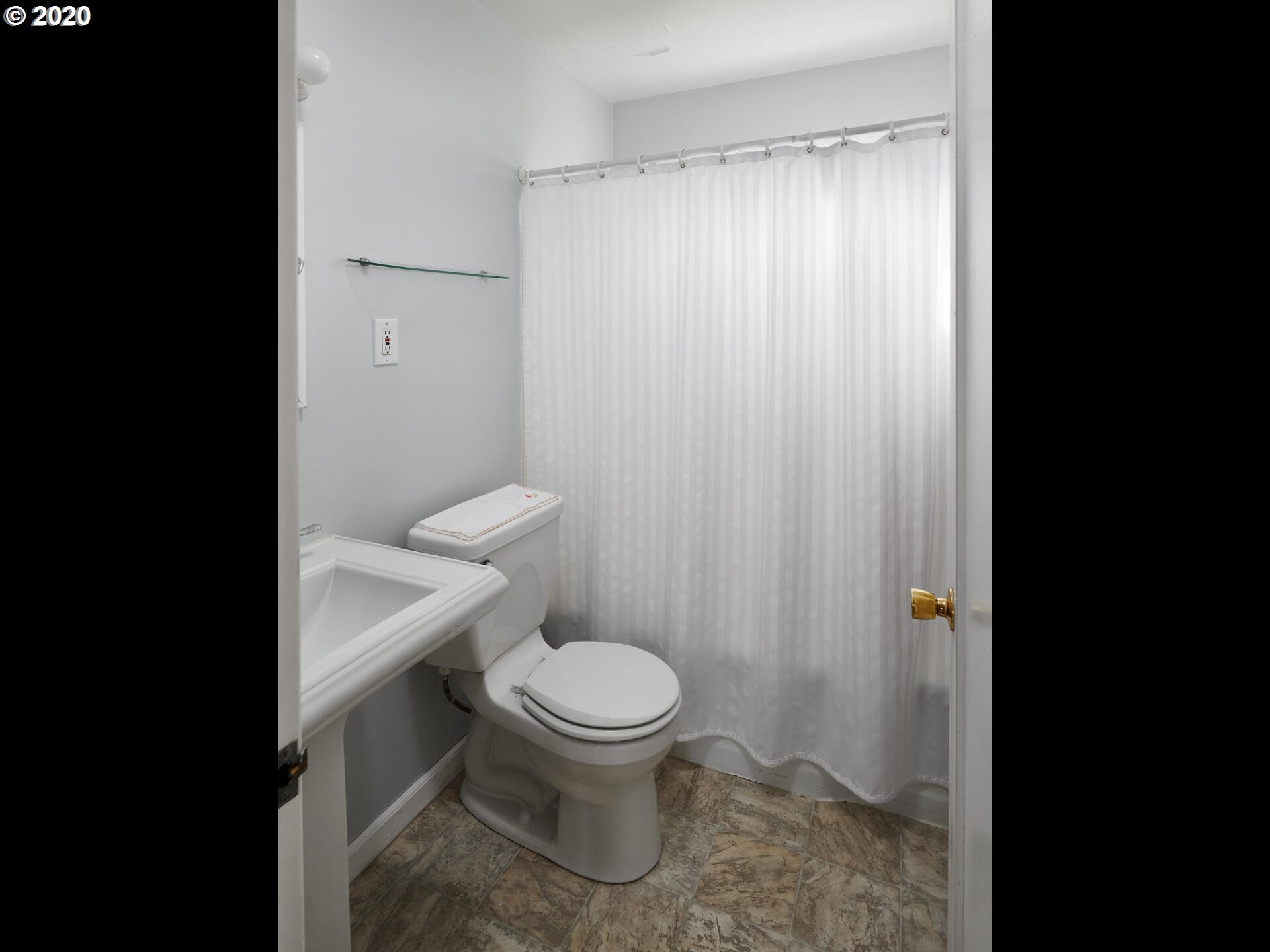 11620 Southwest 11th Street Beaverton, OR 97005 - Photo 16 of 22 Gallery Image 16