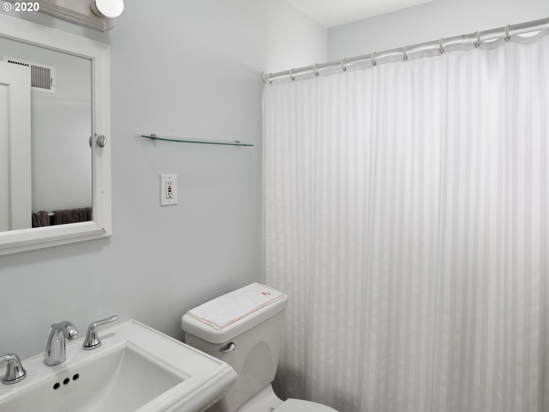 11620 Southwest 11th Street Beaverton, OR 97005 - Photo 17 of 22 Gallery Image 17