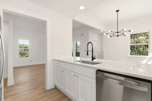 $3,700 | 814 West Mary Street, Unit B, Austin, TX 78704