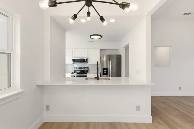 $3,700 | 814 West Mary Street, Unit B, Austin, TX 78704