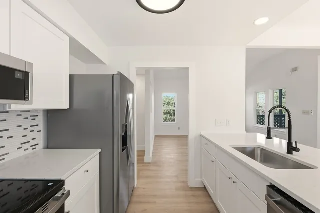 $3,700 | 814 West Mary Street, Unit B, Austin, TX 78704