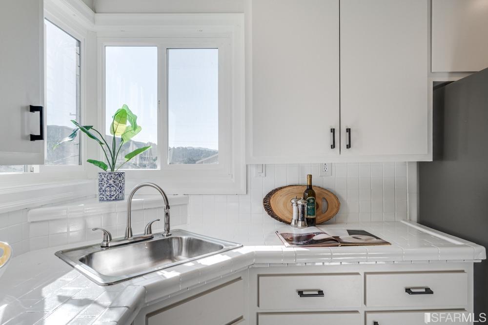 290 Clifton Road Pacifica, CA 94044 - Photo 8 of 60