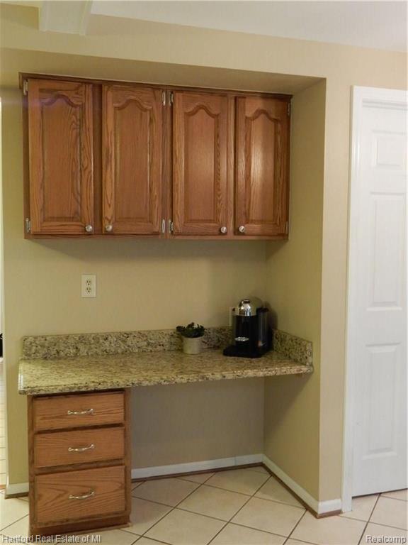 36768 Chesapeake Road Farmington Hills, MI 48335 - Photo 12 of 49
