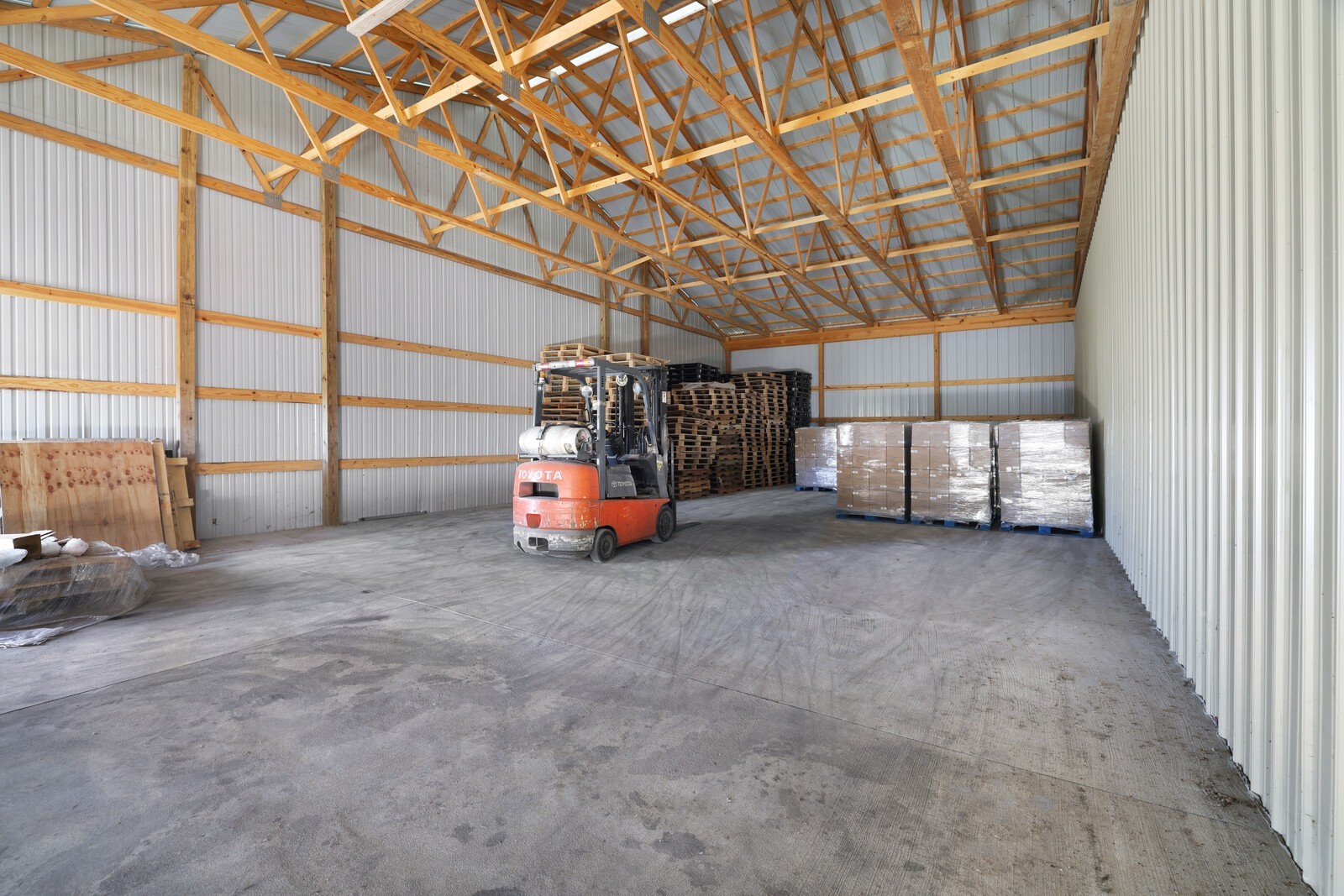 418 A Fowler Ford Road Portland, TN 37148 - Photo 15 of 26 a view of storage and utility room