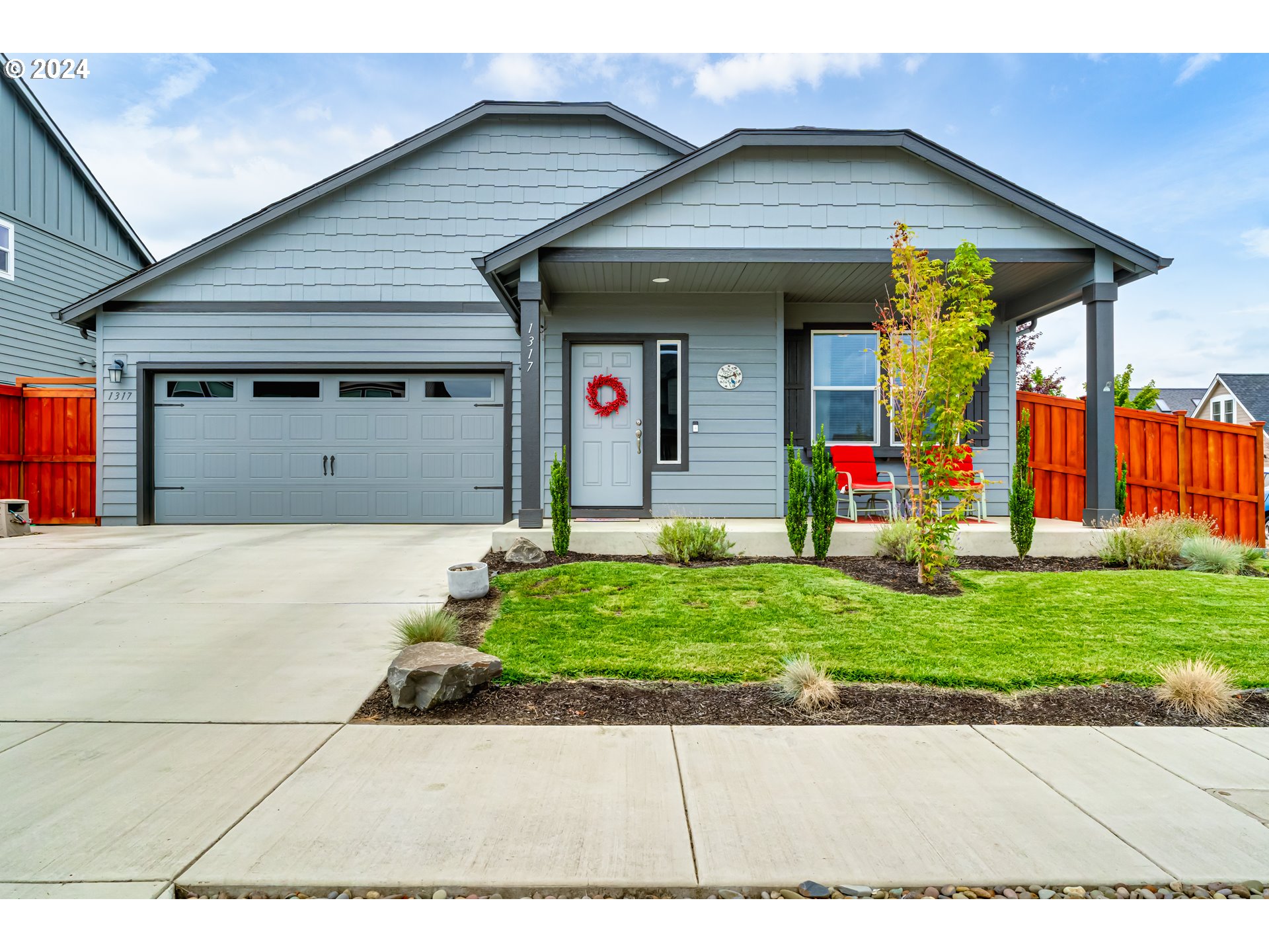 1317 Lorien Lane Eugene, OR 97404 - Photo 2 of 32