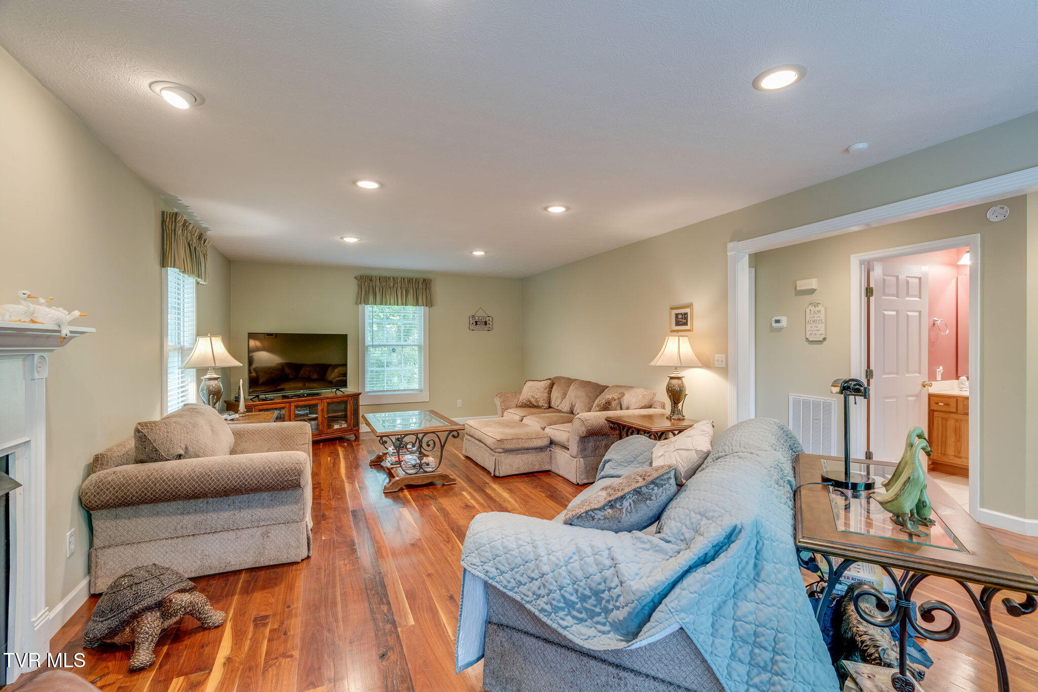 123 Mashburn Lane Erwin, TN 37650 - Photo 7 of 35 005