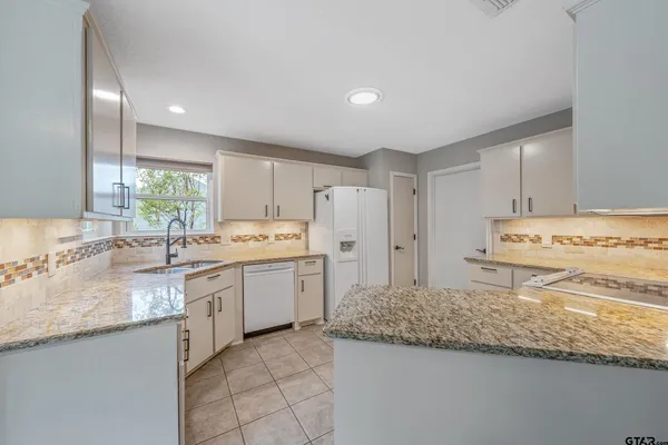 $289,900 | 11951 Acadia Drive, Tyler, TX 75703