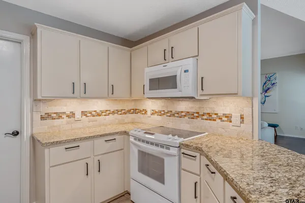 $289,900 | 11951 Acadia Drive, Tyler, TX 75703