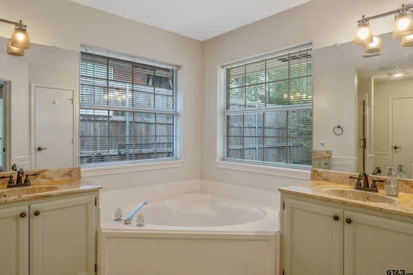 $289,900 | 11951 Acadia Drive, Tyler, TX 75703