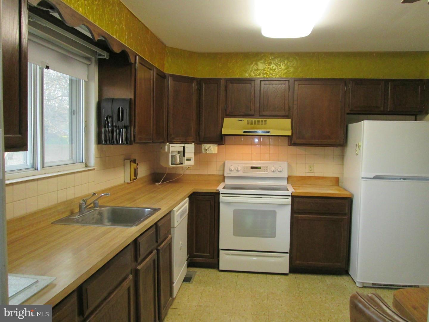 5951 Mill Branch Road Huntingtown, MD 20639 - Photo 2 of 24 Kitchen