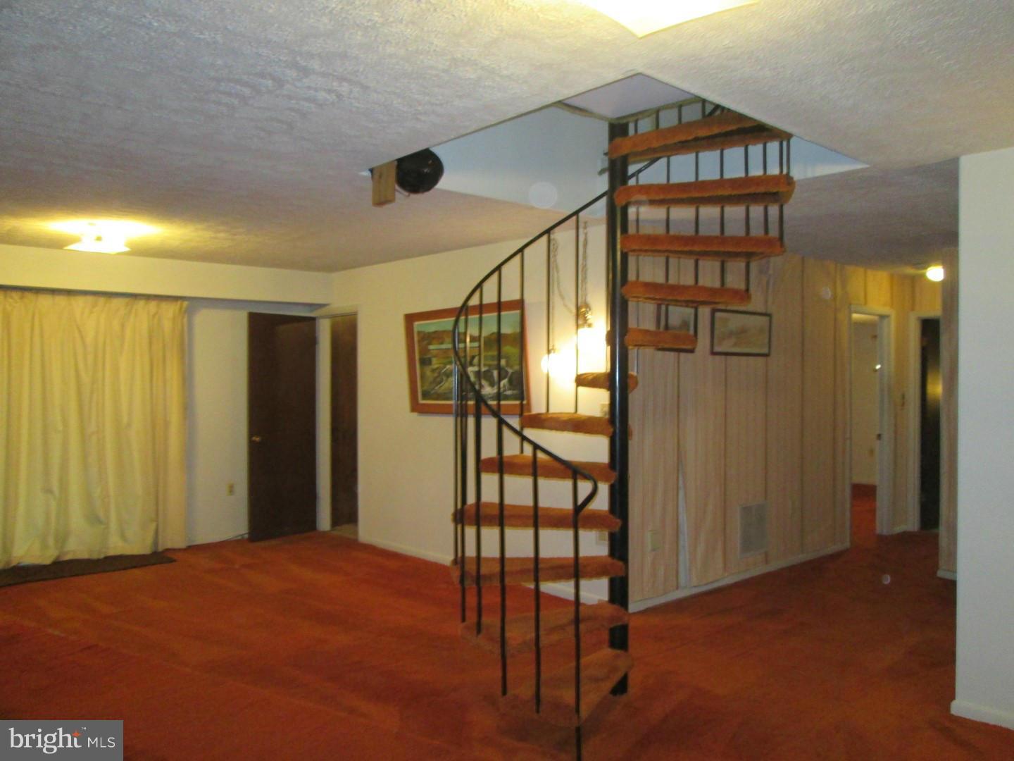 5951 Mill Branch Road Huntingtown, MD 20639 - Photo 10 of 24 Family Room