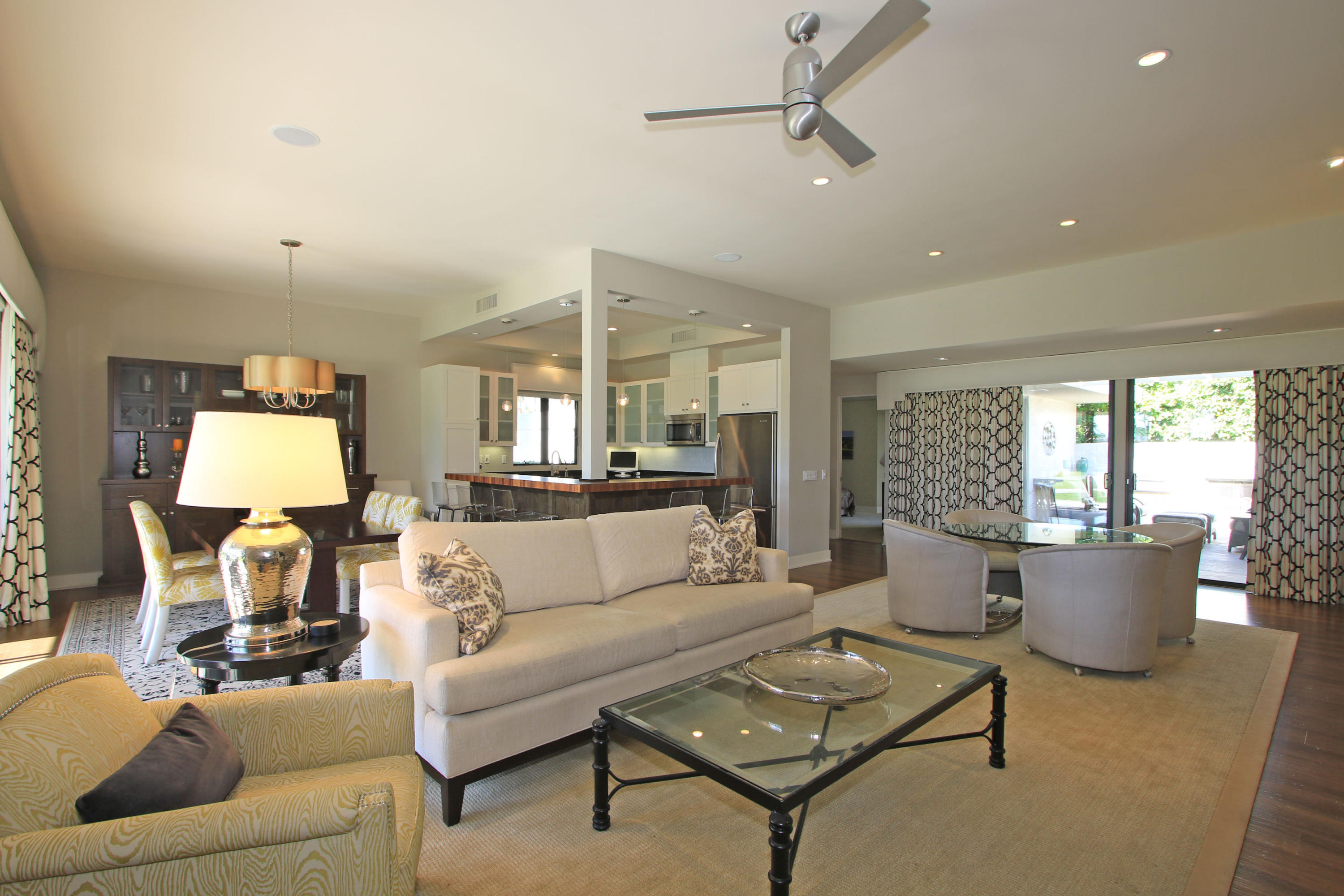 45760 Pawnee Road Indian Wells, CA 92210 - Photo 12 of 56 a living room with furniture and a window