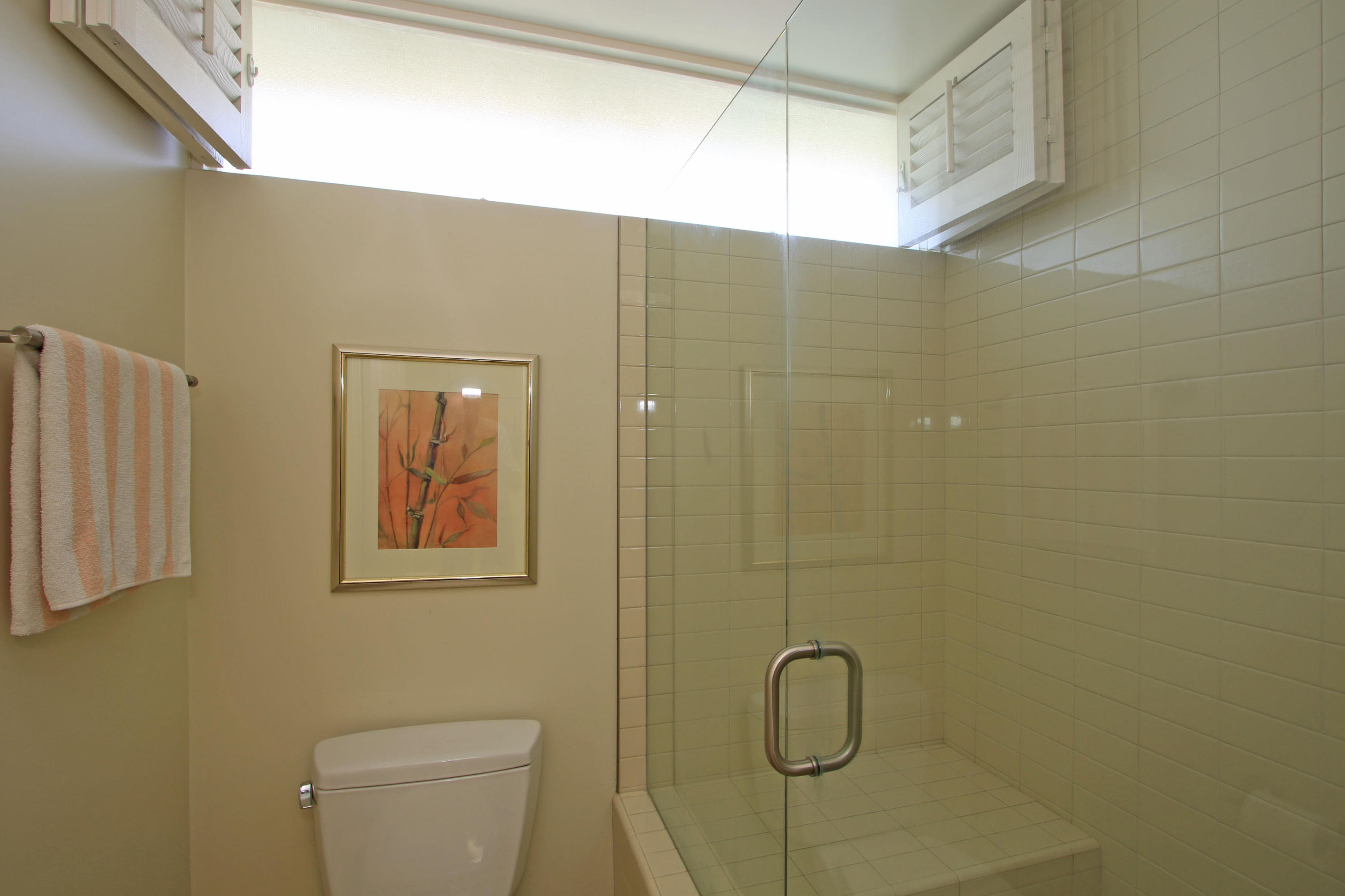 45760 Pawnee Road Indian Wells, CA 92210 - Photo 28 of 56 a bathroom with a shower toilet and sink