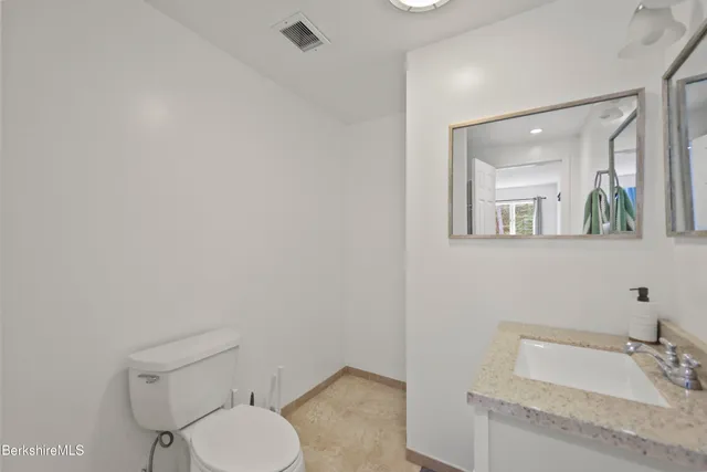 $535,000 | 674 Benton Hill Road, Becket, MA 01223