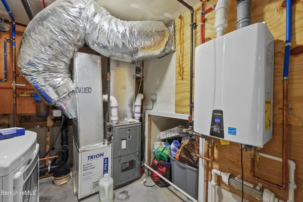 $535,000 | 674 Benton Hill Road, Becket, MA 01223