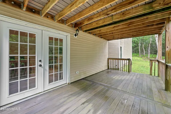 $535,000 | 674 Benton Hill Road, Becket, MA 01223