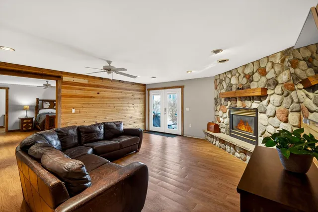 $1,200,000 | S4168 Crawford Street, Baraboo, WI 53913