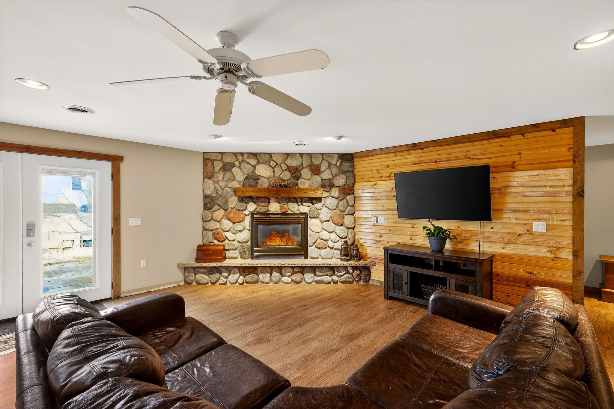 S4168 Crawford Street Baraboo, WI 53913 - Photo 26 of 72