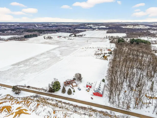 $1,200,000 | S4168 Crawford Street, Baraboo, WI 53913