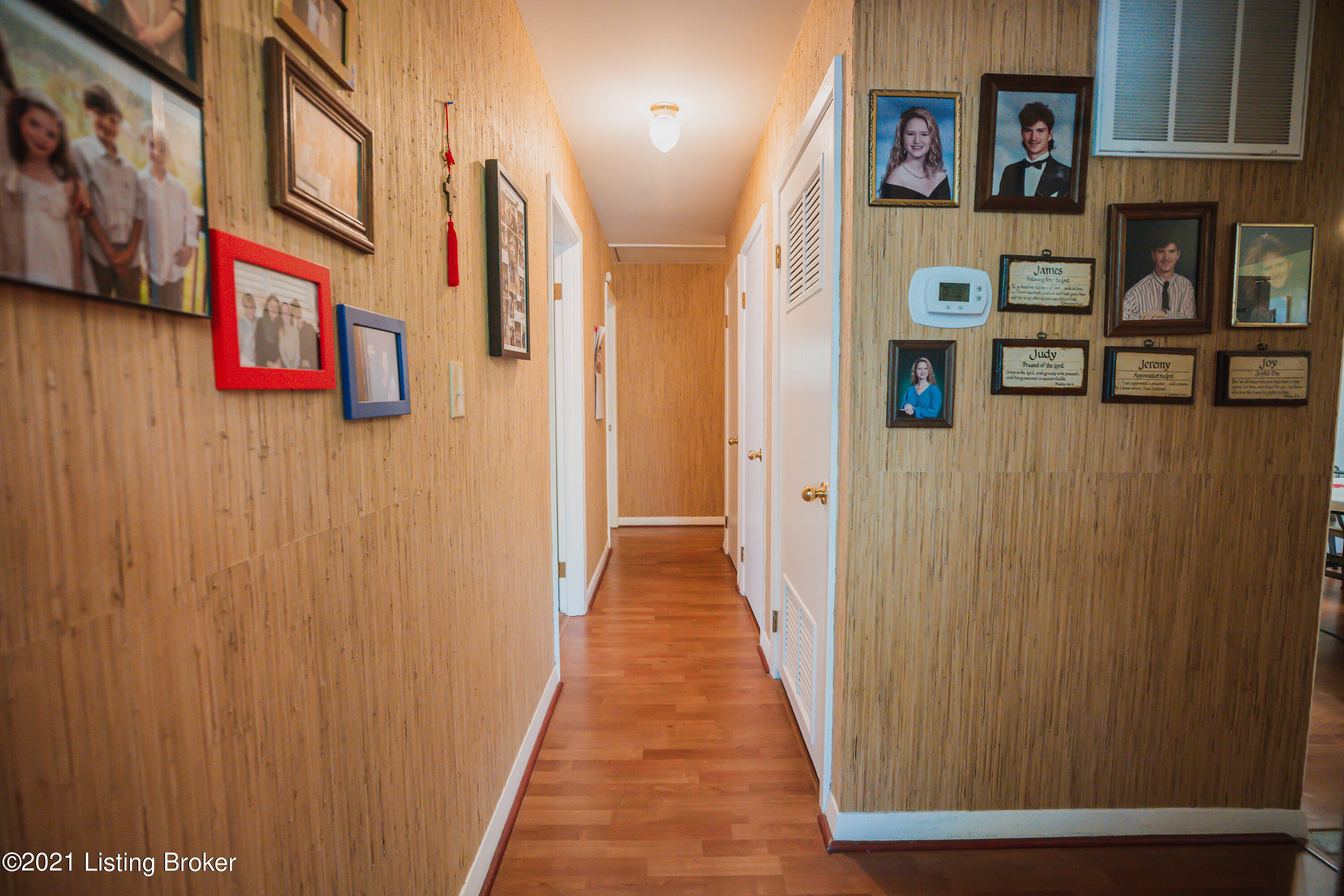 1905 Millgate Road Louisville, KY 40223 - Photo 11 of 44 DSC01556