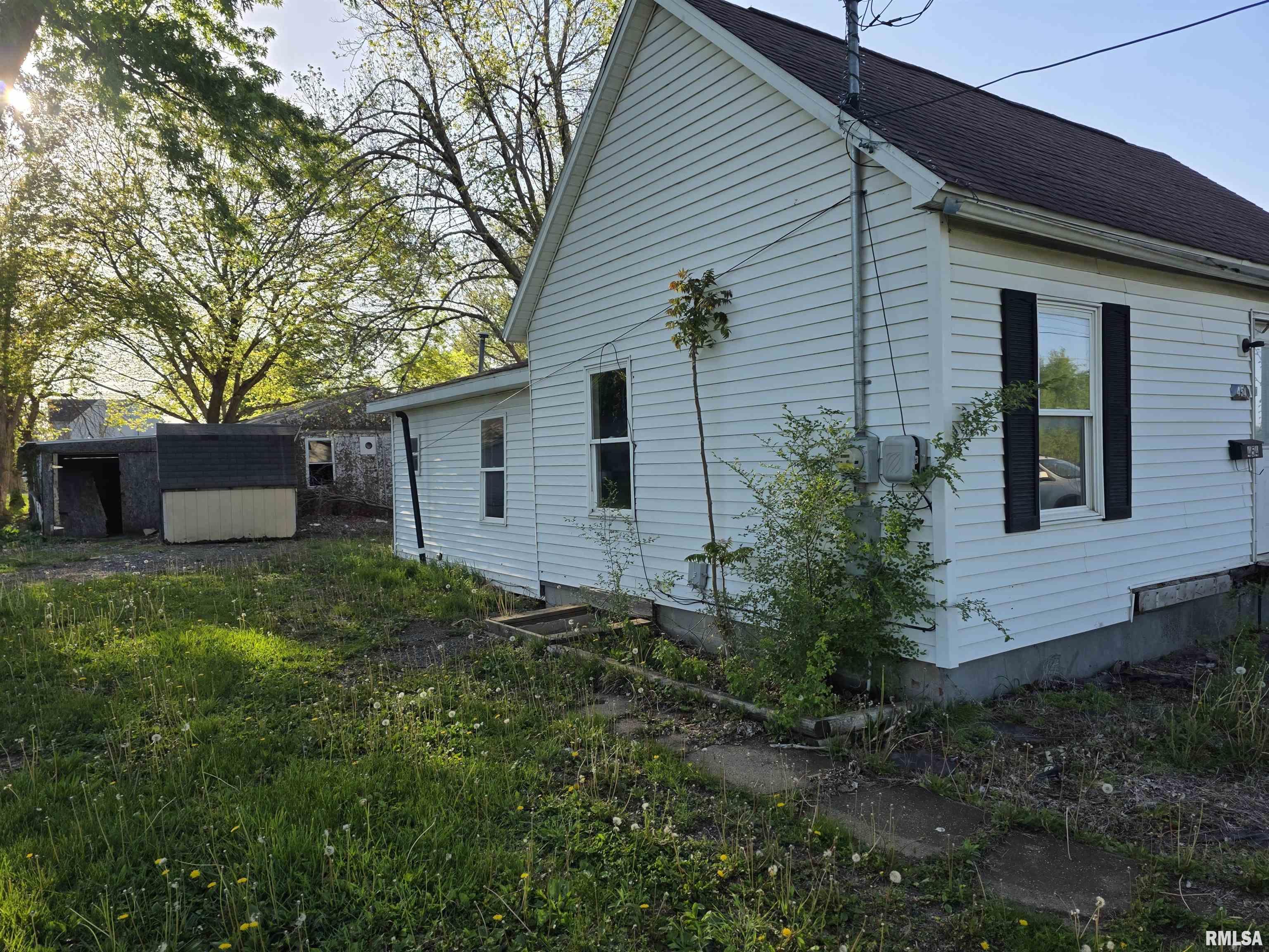 454 South 3rd Avenue Canton, IL 61520 - Photo 2 of 7