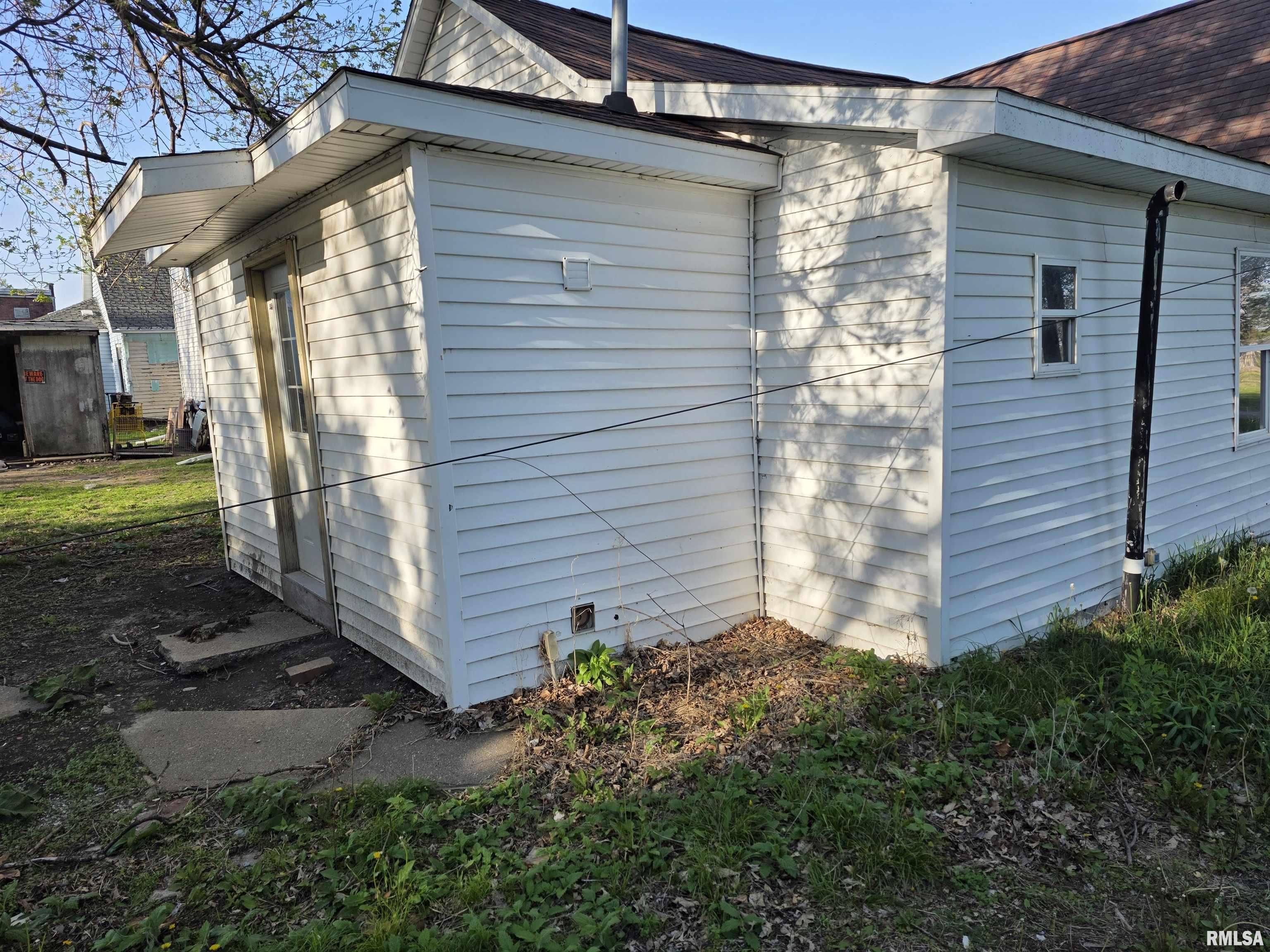 454 South 3rd Avenue Canton, IL 61520 - Photo 3 of 7