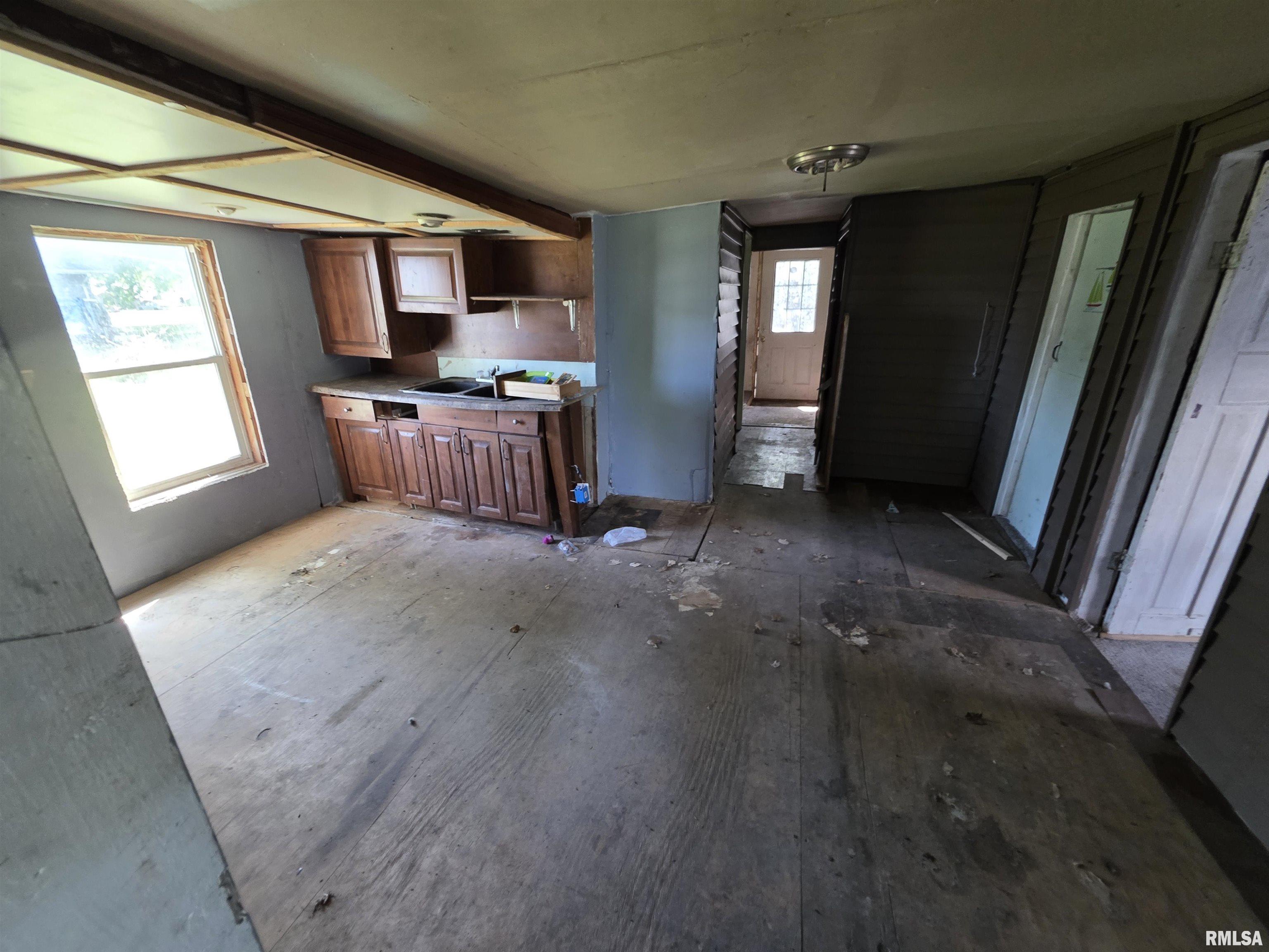 454 South 3rd Avenue Canton, IL 61520 - Photo 6 of 7