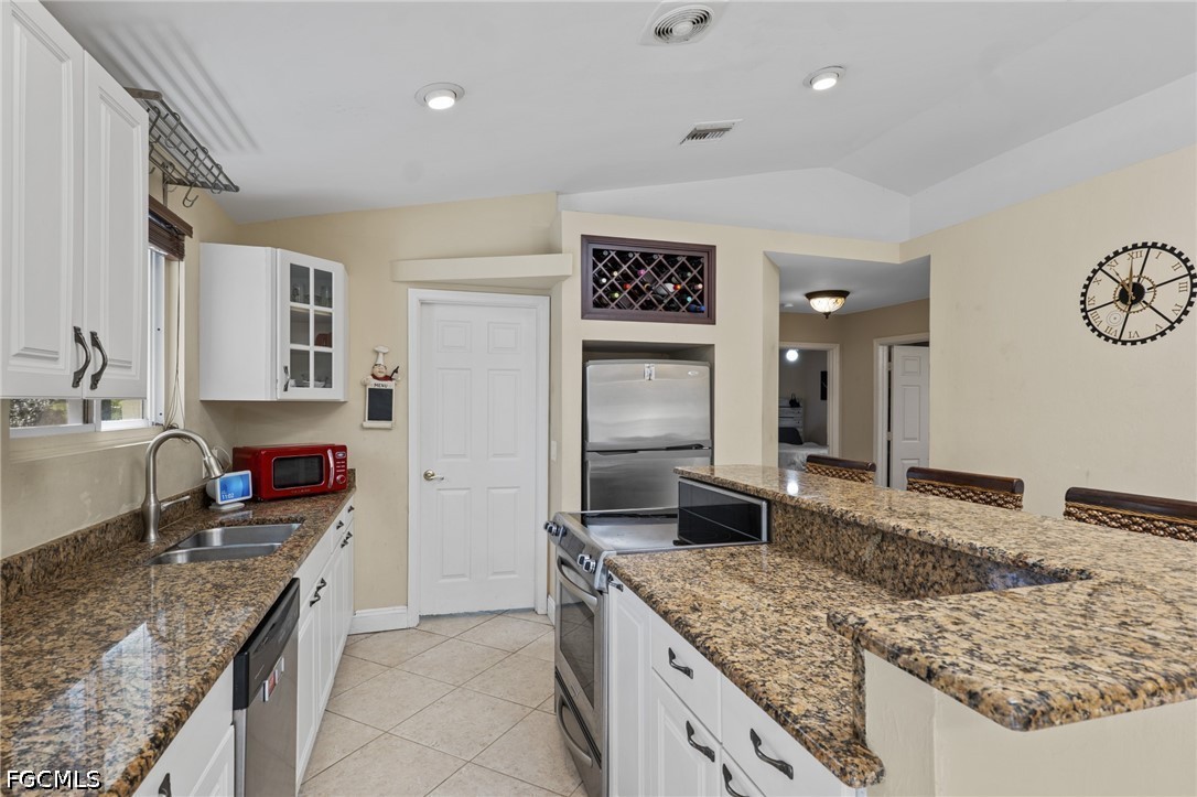 640 Desoto Boulevard South Naples, FL 34117 - Photo 12 of 34