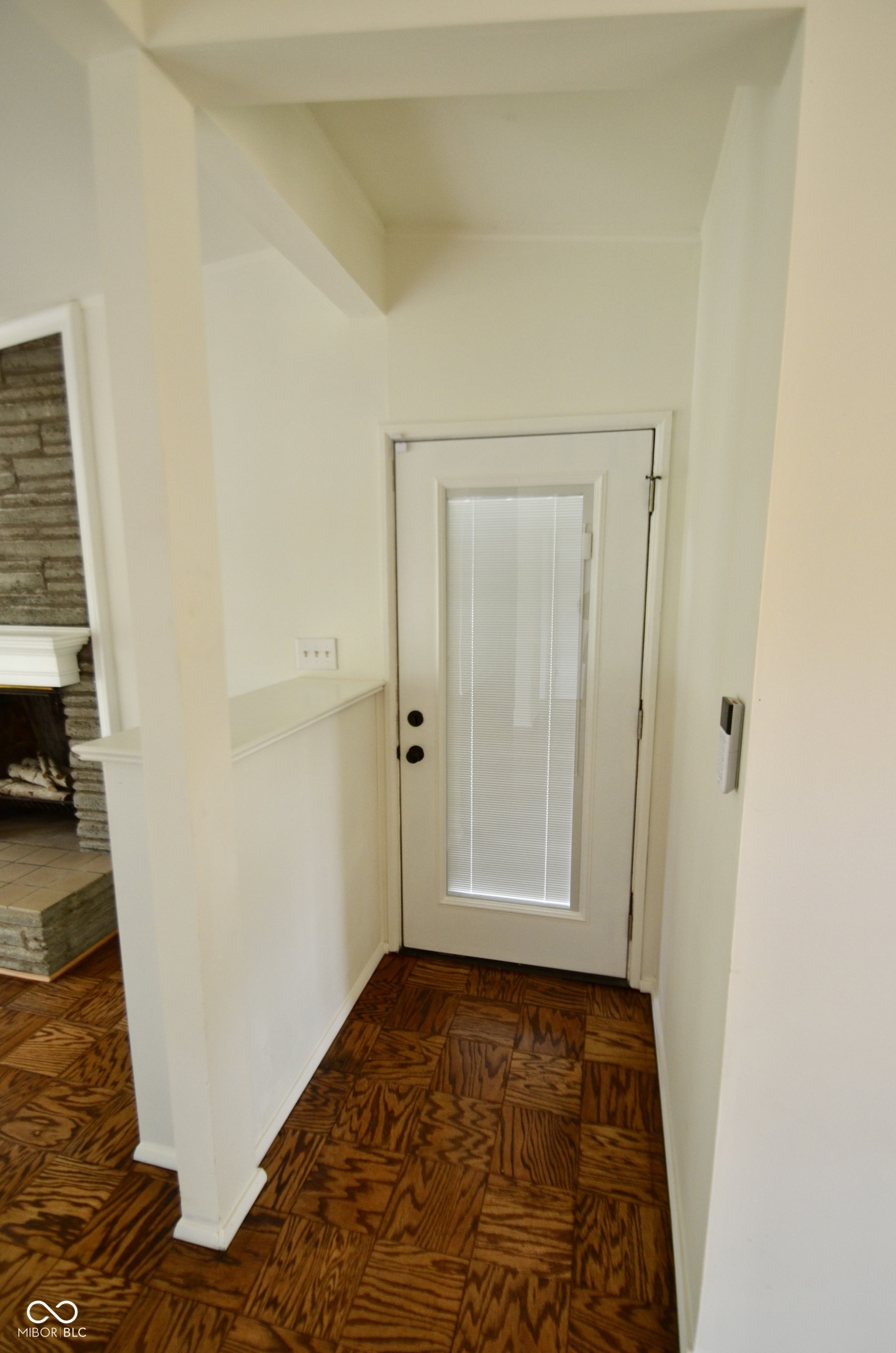 5811 Radnor Road Indianapolis, IN 46226 - Photo 4 of 45 Gallery Image 4