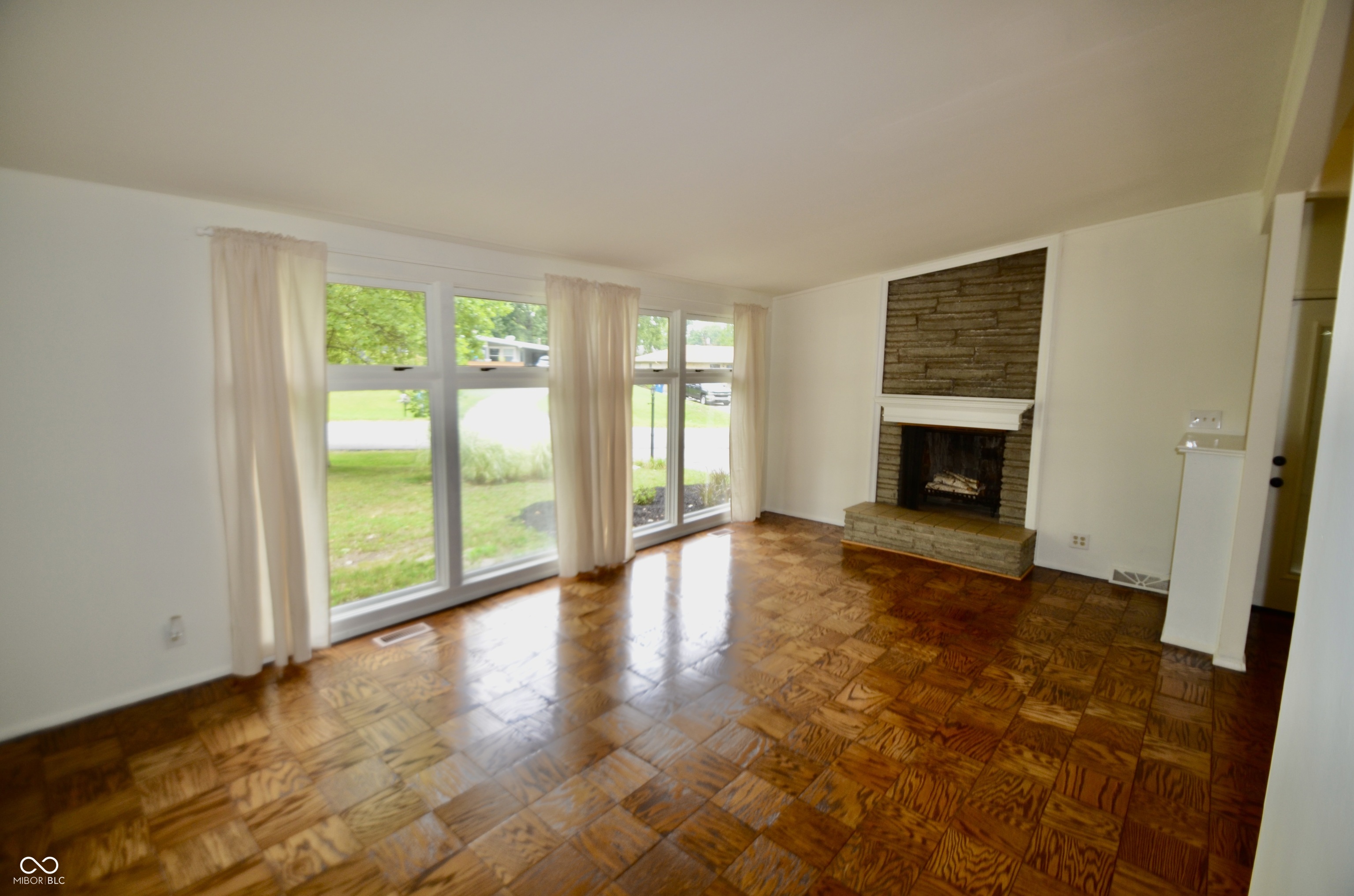 5811 Radnor Road Indianapolis, IN 46226 - Photo 5 of 45 Gallery Image 5