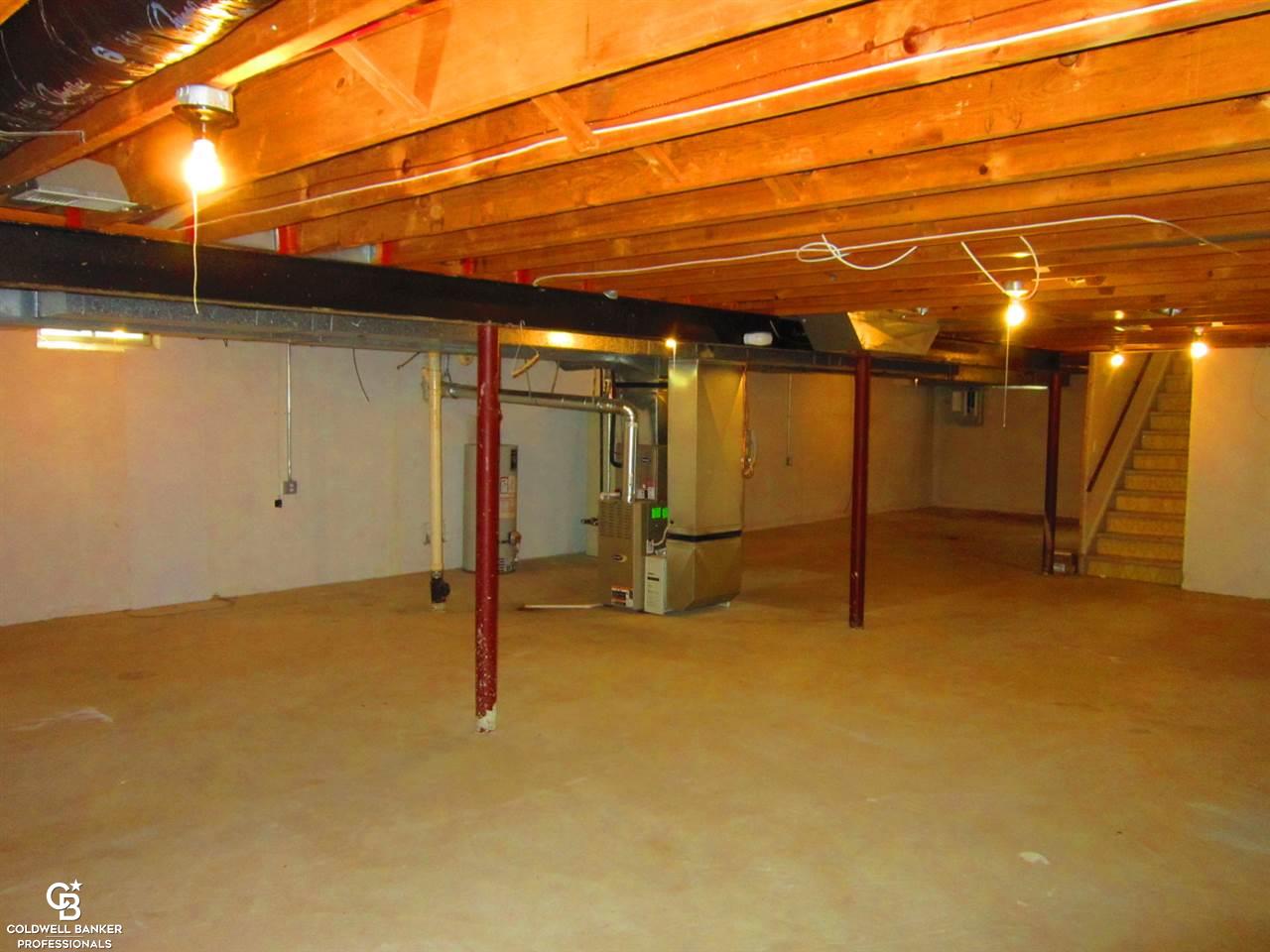 11374 Common Road Warren, MI 48093 - Photo 40 of 52 31239118-42.JPG