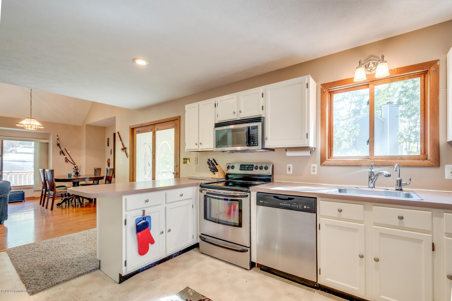 132 Carnforth Drive Bushkill, PA 18324 - Photo 14 of 43 15