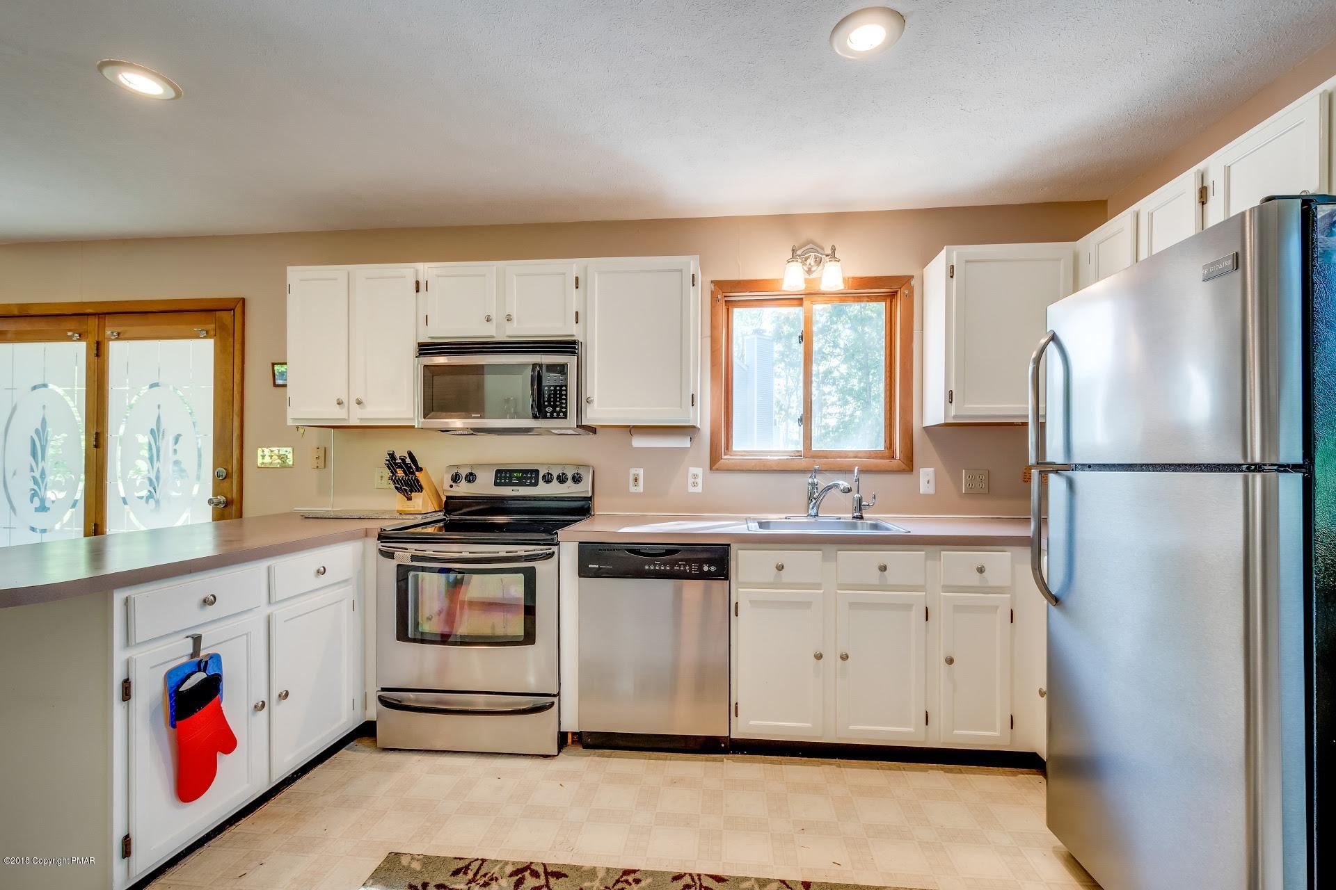 132 Carnforth Drive Bushkill, PA 18324 - Photo 15 of 43 16