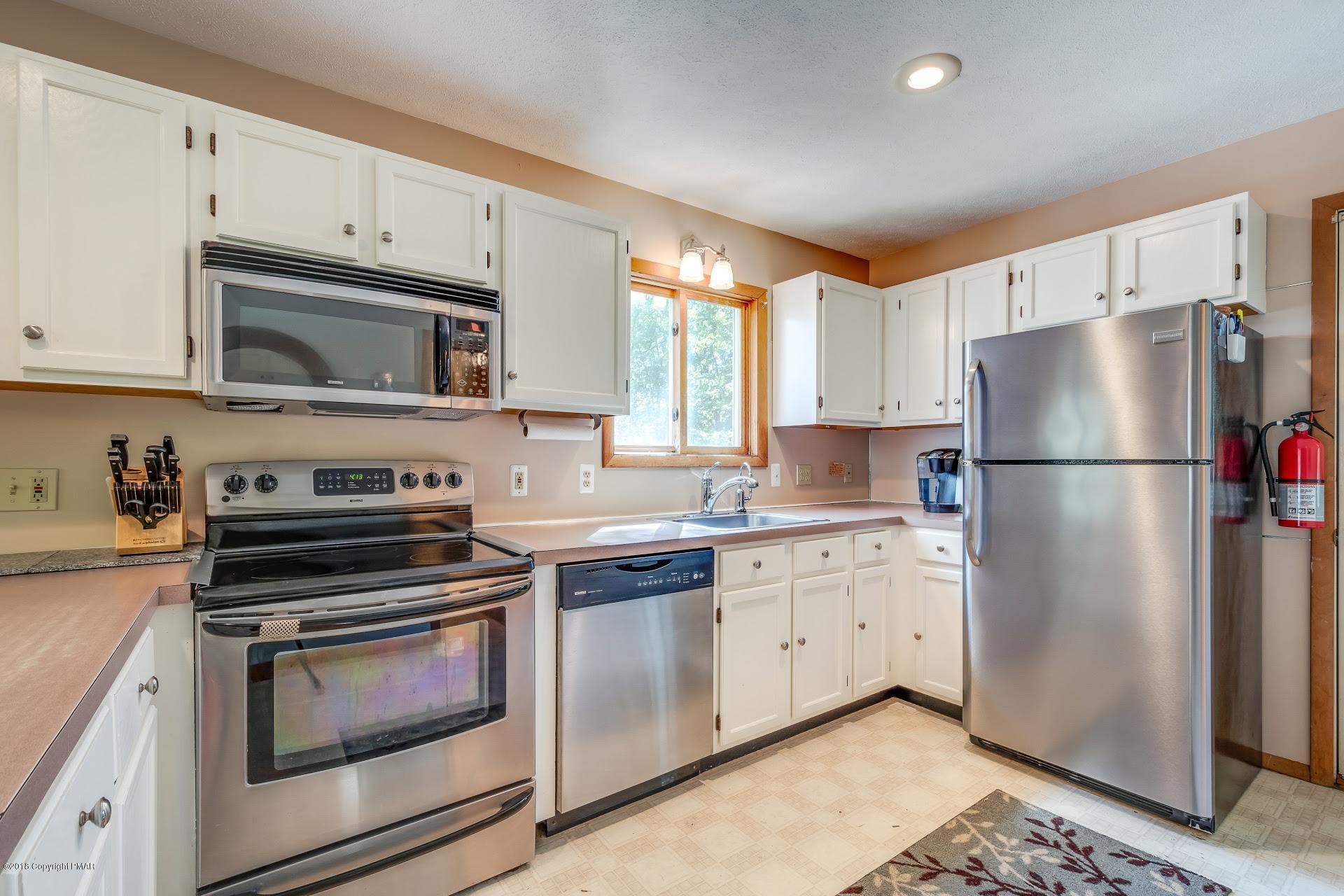 132 Carnforth Drive Bushkill, PA 18324 - Photo 16 of 43 17