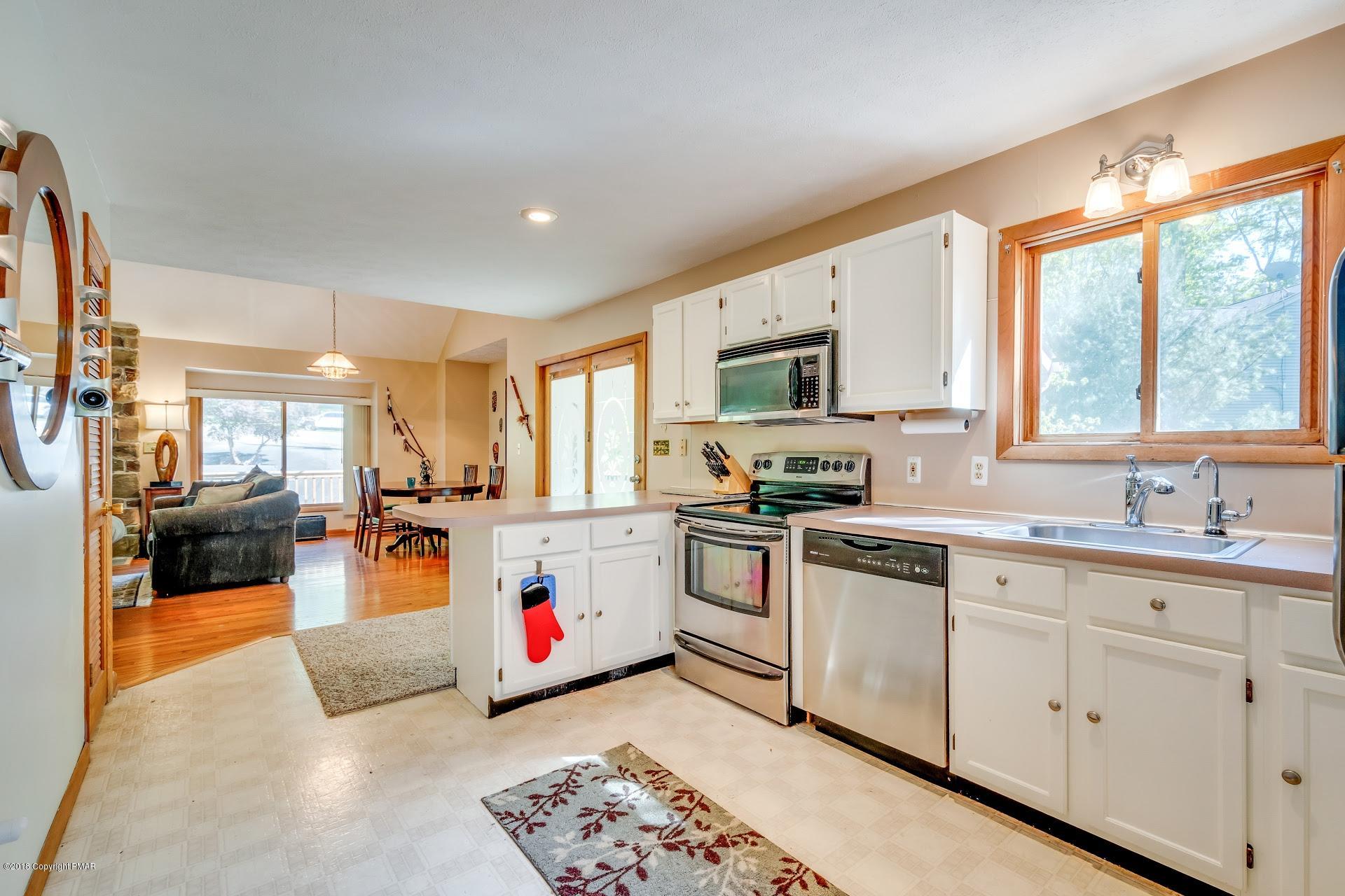 132 Carnforth Drive Bushkill, PA 18324 - Photo 17 of 43 19