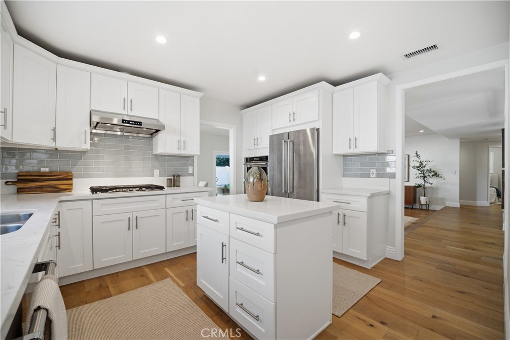22764 Liberty Bell Road Calabasas, CA 91302 - Photo 21 of 72