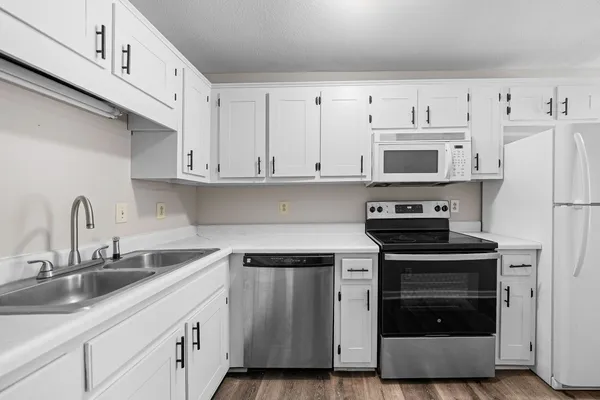 $900 | 1539 Hugh Hunter Road, Oak Grove, KY 42262