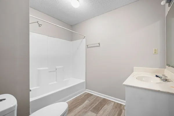 $900 | 1539 Hugh Hunter Road, Oak Grove, KY 42262