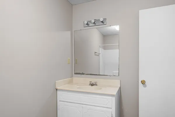 $900 | 1539 Hugh Hunter Road, Oak Grove, KY 42262