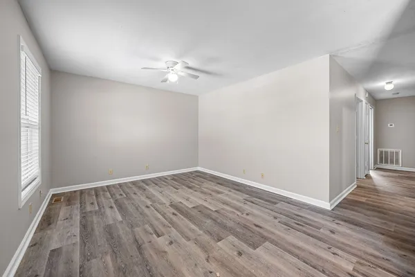 $900 | 1539 Hugh Hunter Road, Oak Grove, KY 42262