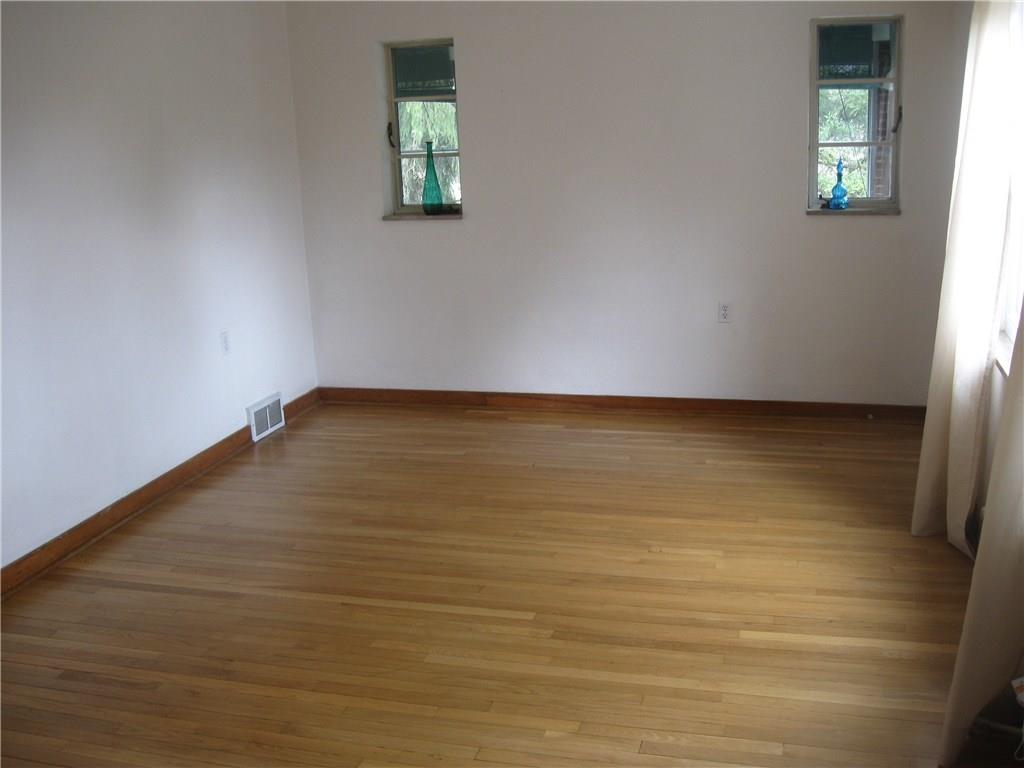 304 Sandy Hill Road Manor, PA 15642 - Photo 4 of 24 Living room