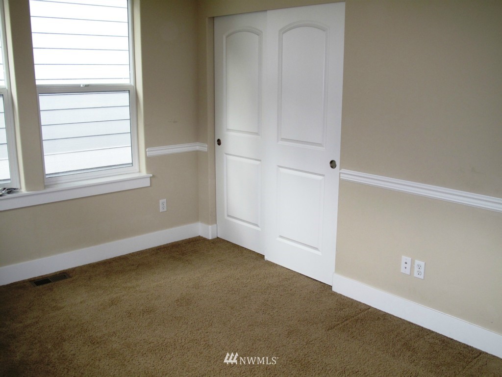 1409 Elma Place Northeast Renton, WA 98059 - Photo 11 of 12 Gallery Image 11