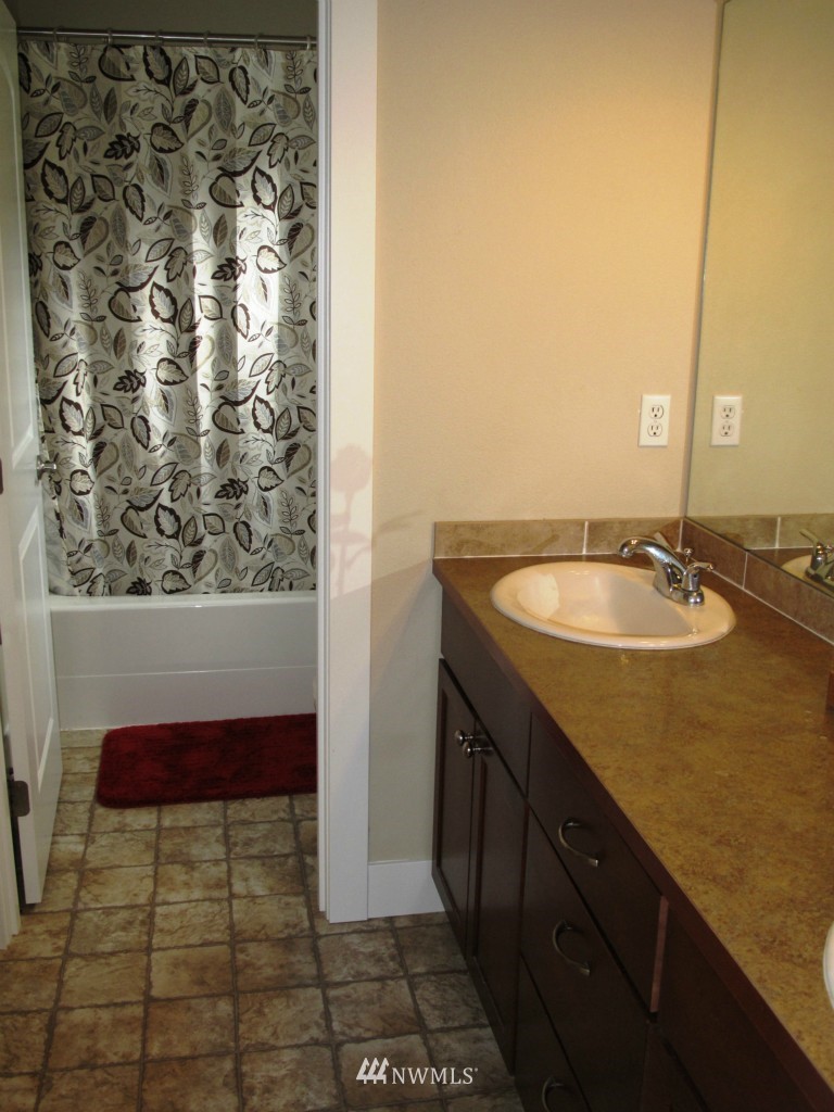1409 Elma Place Northeast Renton, WA 98059 - Photo 12 of 12 Gallery Image 12