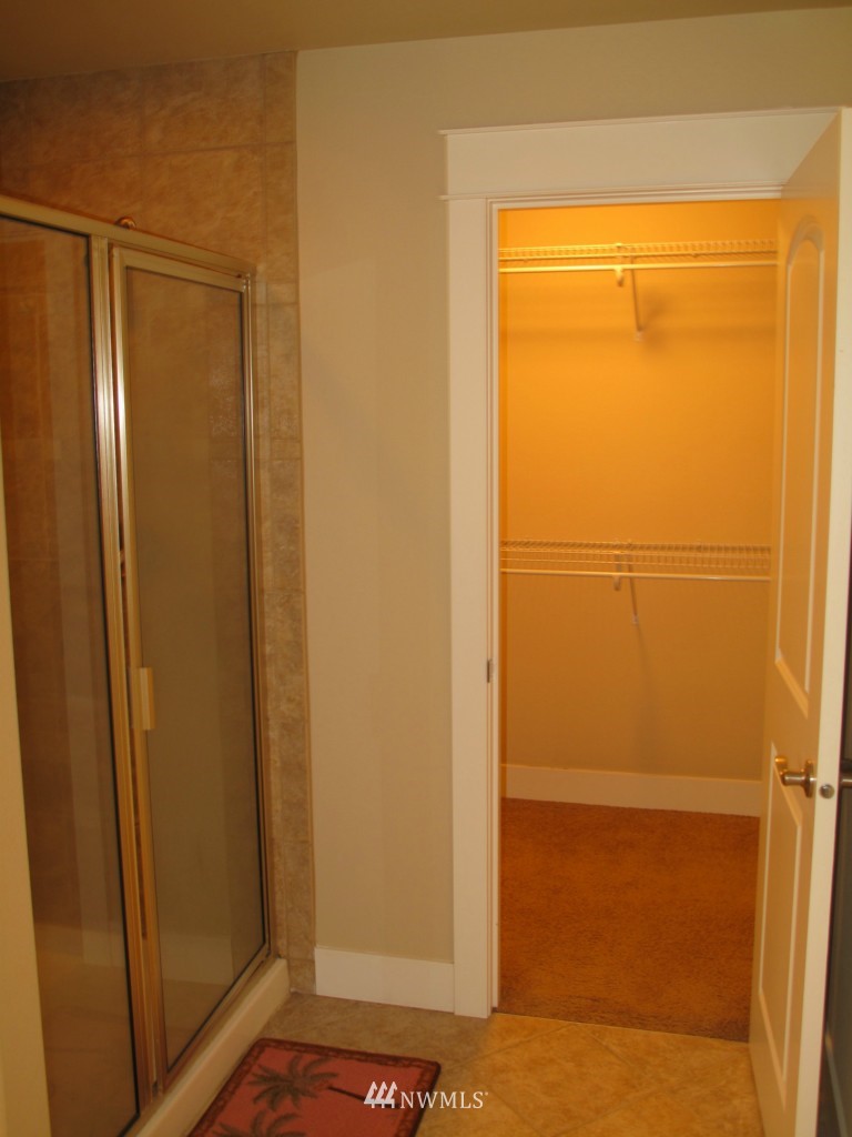1409 Elma Place Northeast Renton, WA 98059 - Photo 10 of 12 Gallery Image 10