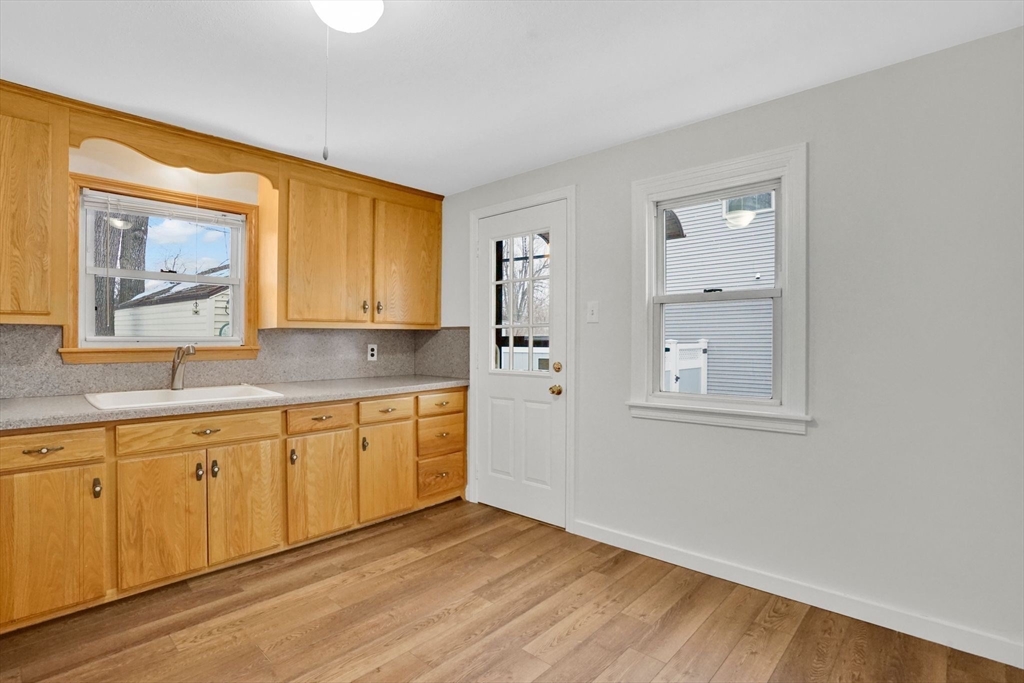 33 Drexel Street Springfield, MA 01104 - Photo 5 of 35 Gallery Image 5