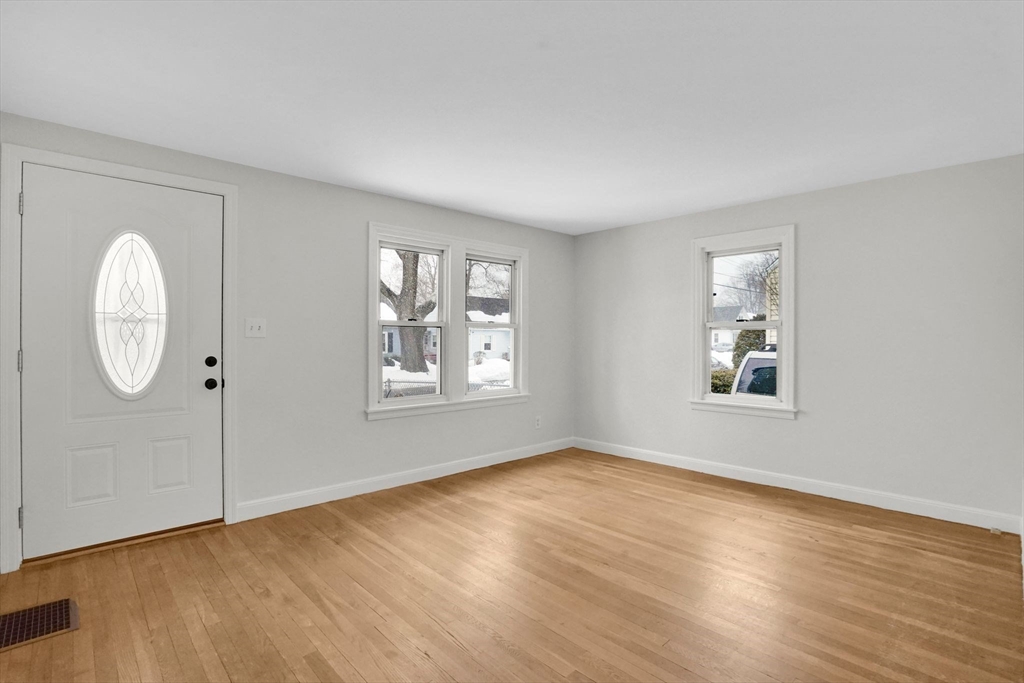 33 Drexel Street Springfield, MA 01104 - Photo 9 of 35 Gallery Image 9