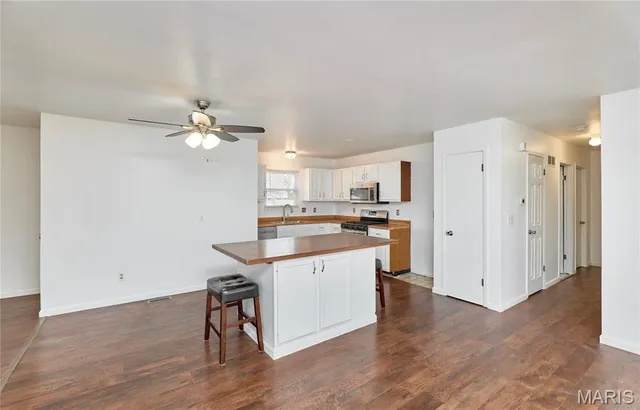 $314,900 | 27 Sunny Hill Boulevard, St. Peters, MO 63376