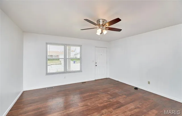 $314,900 | 27 Sunny Hill Boulevard, St. Peters, MO 63376