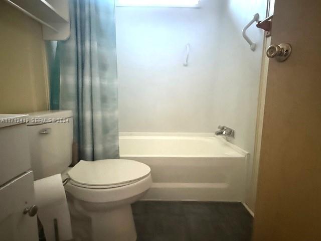 4510 Welcome Drive Sebring, FL 33870 - Photo 15 of 28 a bathroom with a sink and a toilet